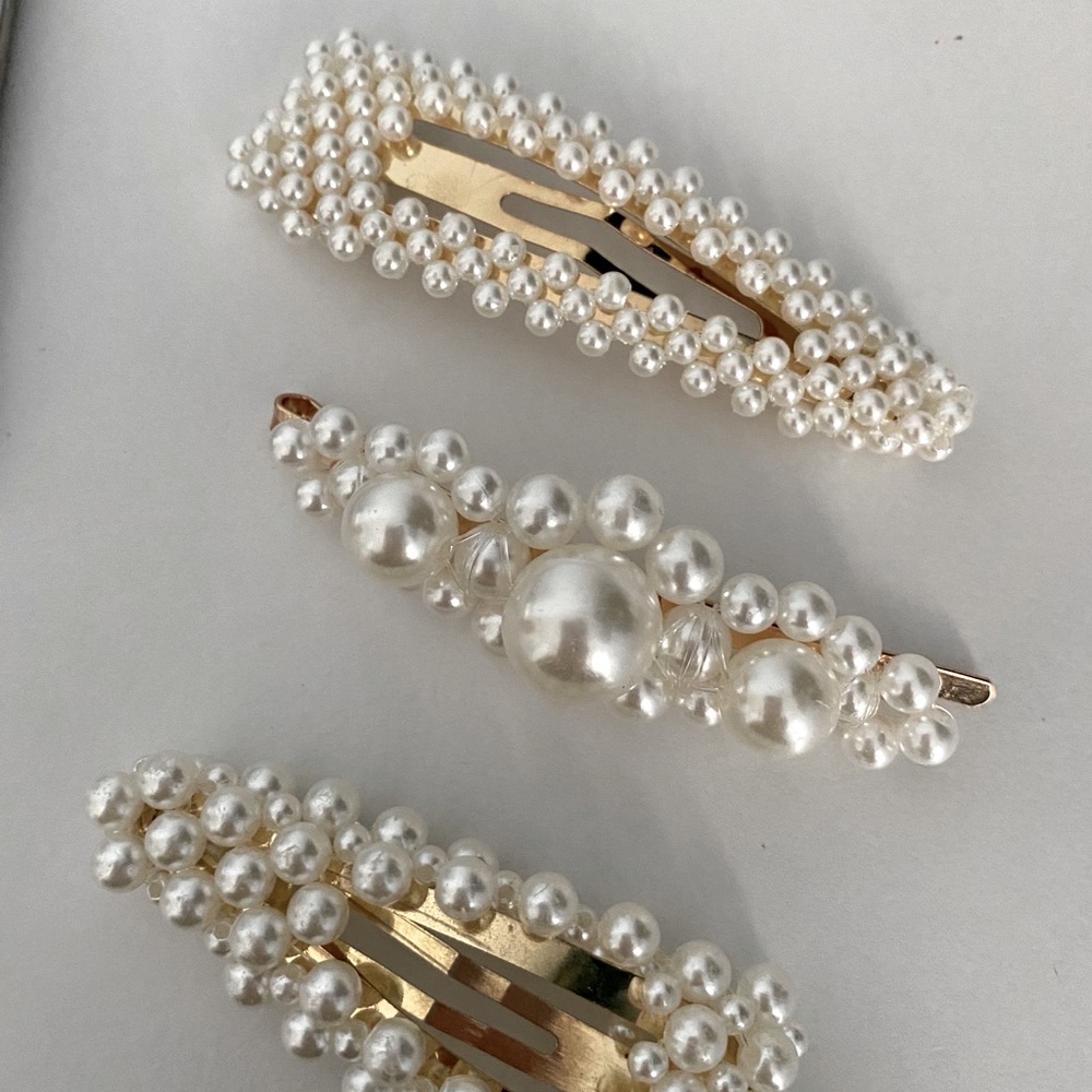 Vintage pearl hair clips